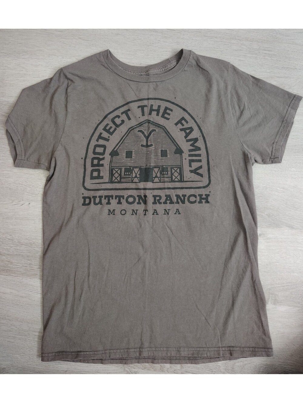 Yellowstone T-shirt small